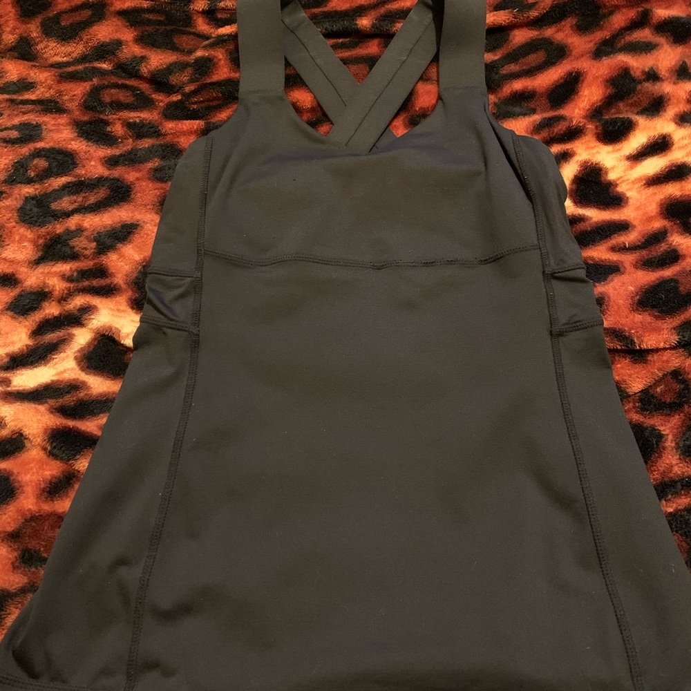 Lululemon workout top